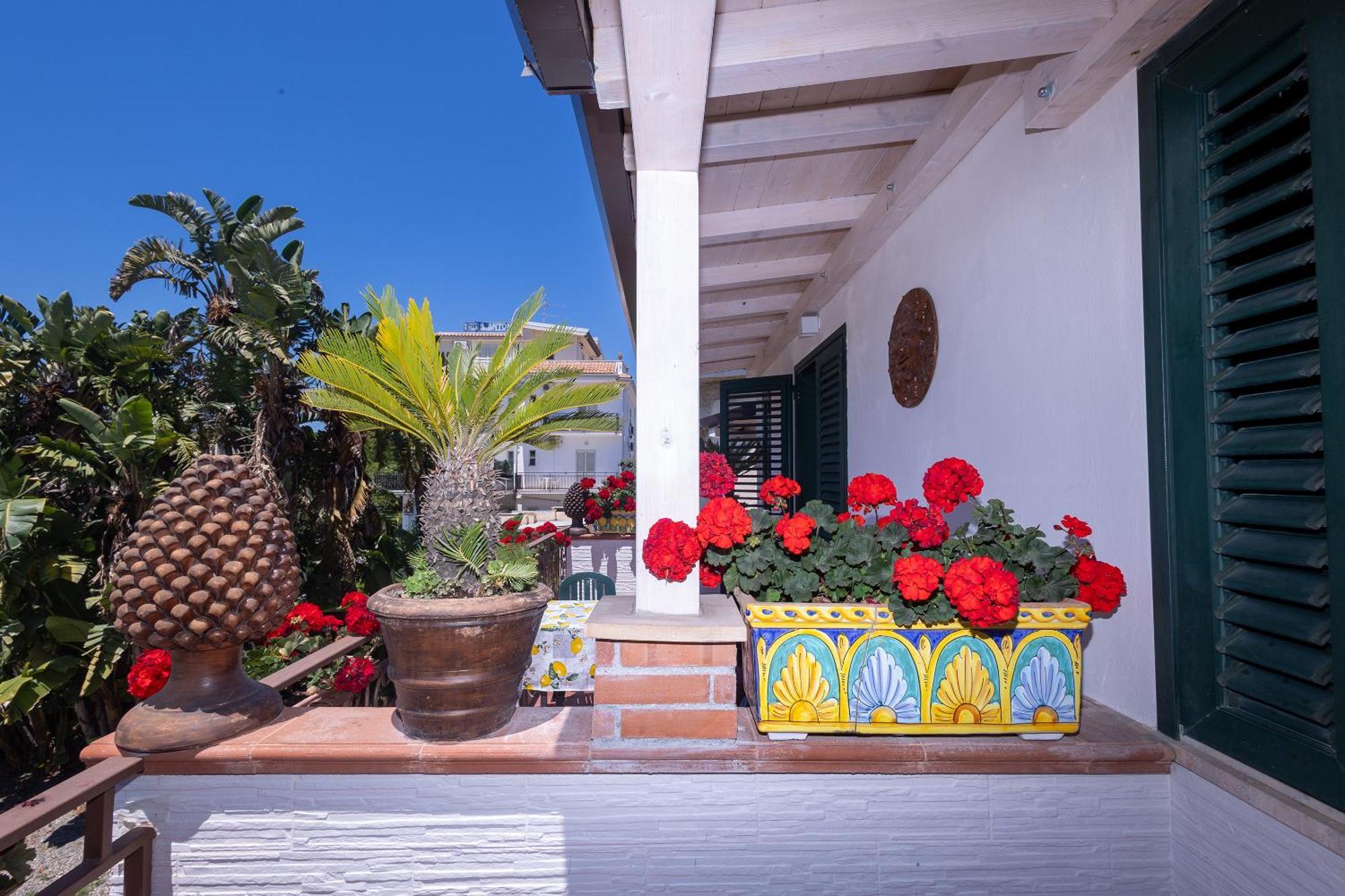 Villa Iris Giardini Naxos Exterior photo